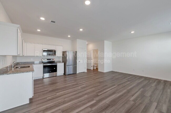 Building Photo - 205 Fenchurch Wy