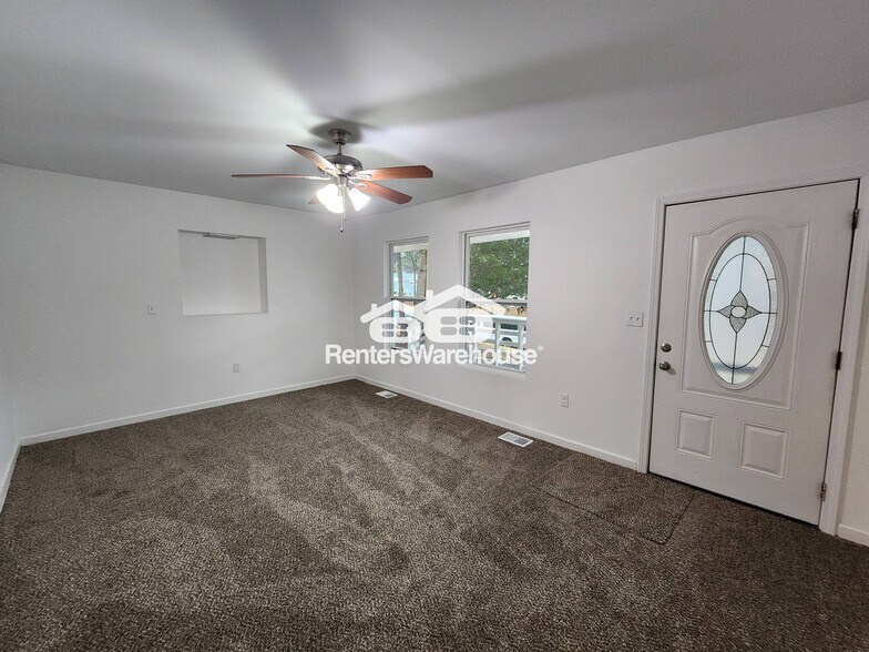 Building Photo - 2125 Bixler Cir