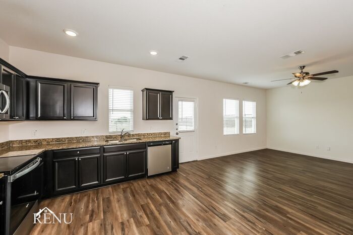 Building Photo - 6008 Mojave Dr