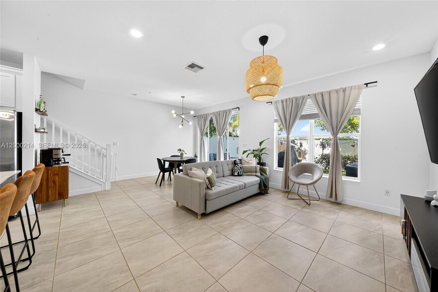 Building Photo - 4349 Veleiros Ave