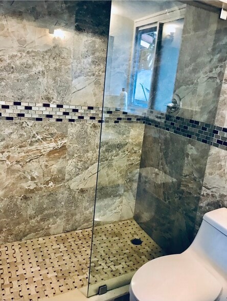 Building Photo - 3221 NE 7th St