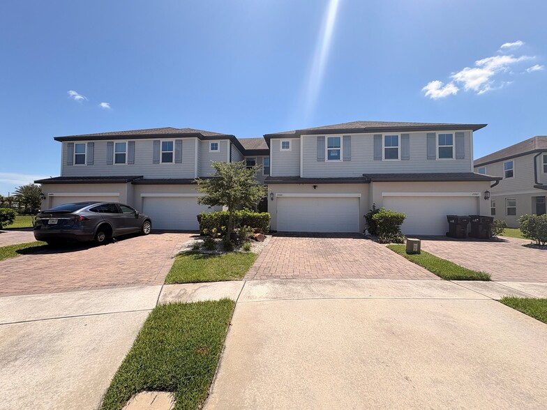 Building Photo - 15505 Willow Arbor Cir