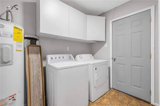 Building Photo - 4017 Cottage Hill Rd