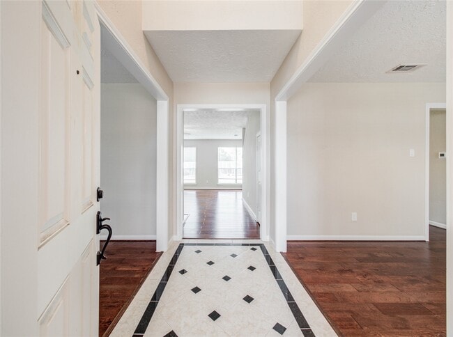 Building Photo - 13618 Woodspire Dr