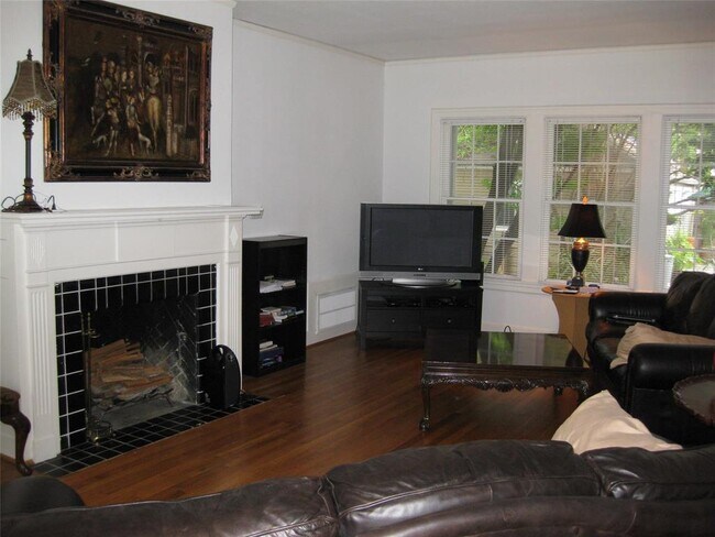 Building Photo - 1722 Rice Boulevard