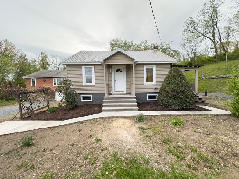 Building Photo - 93 N Greenview Rd