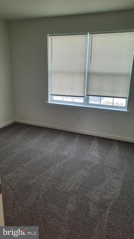 Building Photo - 2420 Newtown Dr