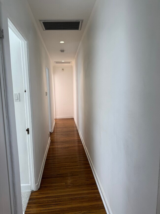 Building Photo - 8714 Rangely Ave