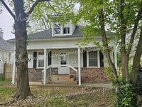 Building Photo - 1108 E 10th St