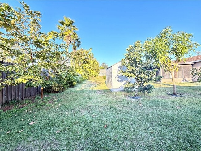 Building Photo - 411 Parson Brown Way