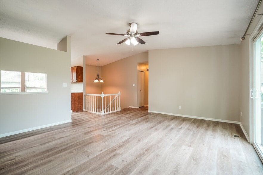 Building Photo - 3524 En-Joie Dr