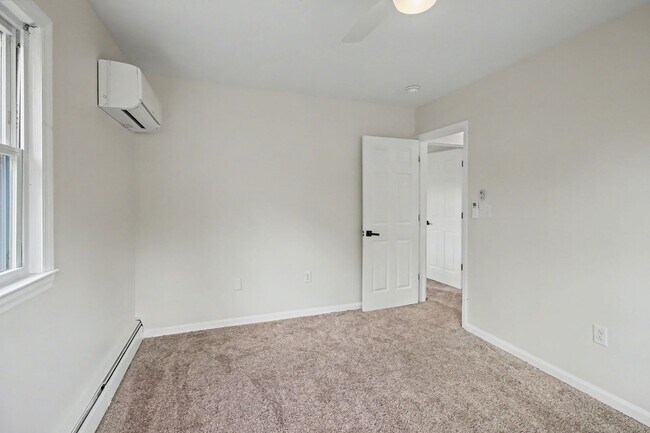 Building Photo - 415 Mountain View Rd