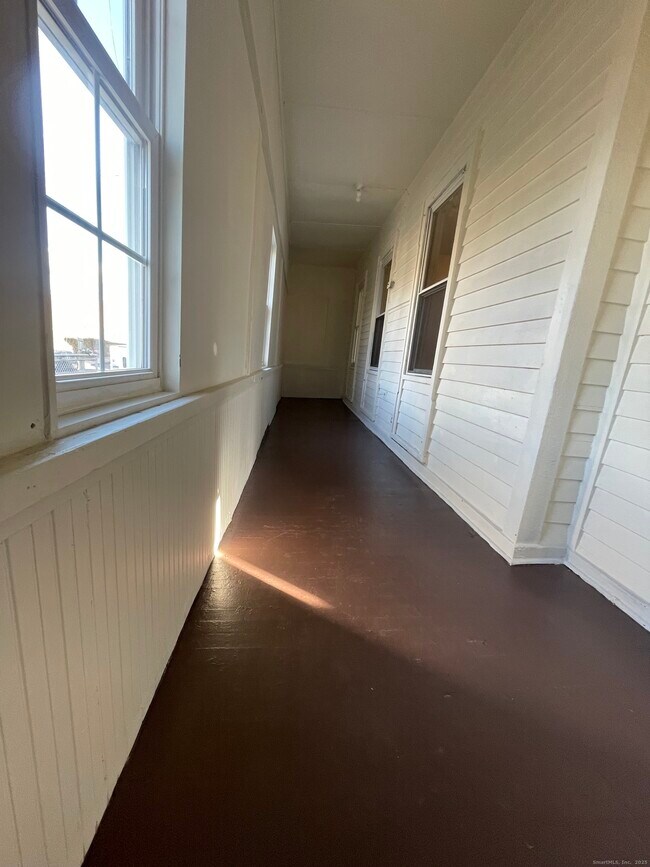 Building Photo - 26 Clarence St