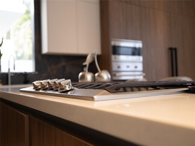 Building Photo - 7451 NW 103rd Ct