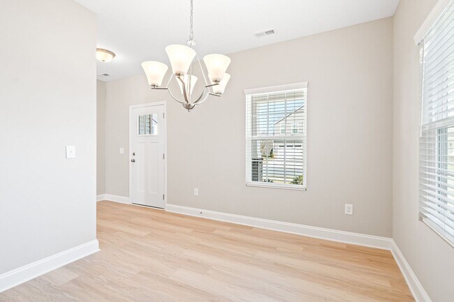 Building Photo - *Beautiful Home @ Aberdeen on Lake Mackintosh*