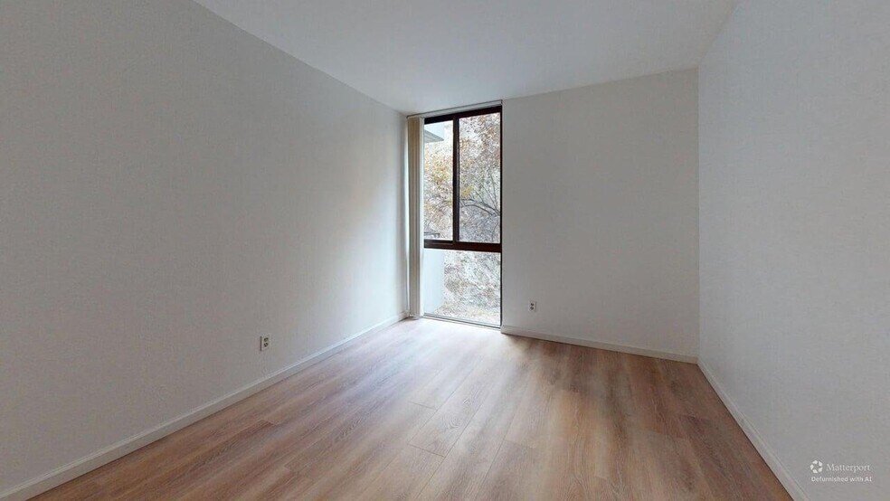 Building Photo - 555 Pierce St