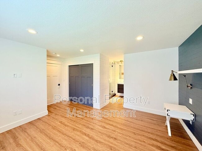 Building Photo - 1335 I St