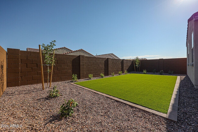 Building Photo - 8907 W Colter St