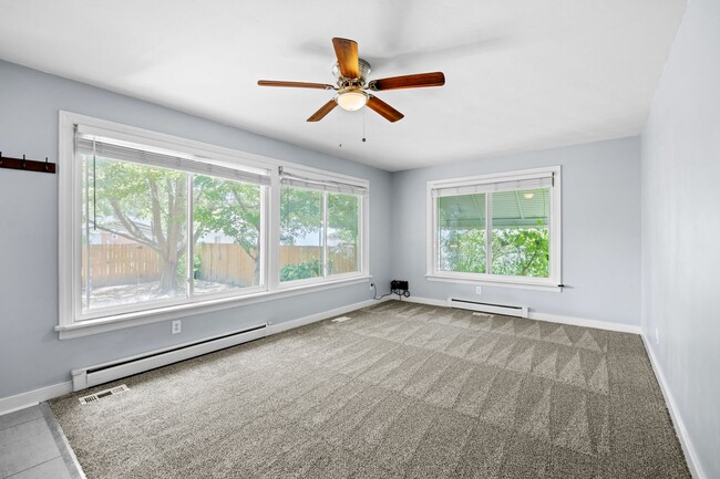 Building Photo - Quaint 2 Bedroom 1 Bath Home in Henrico!!