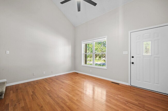 Building Photo - Charming Brick Home with Soaring Ceilings & Updated Finishes!