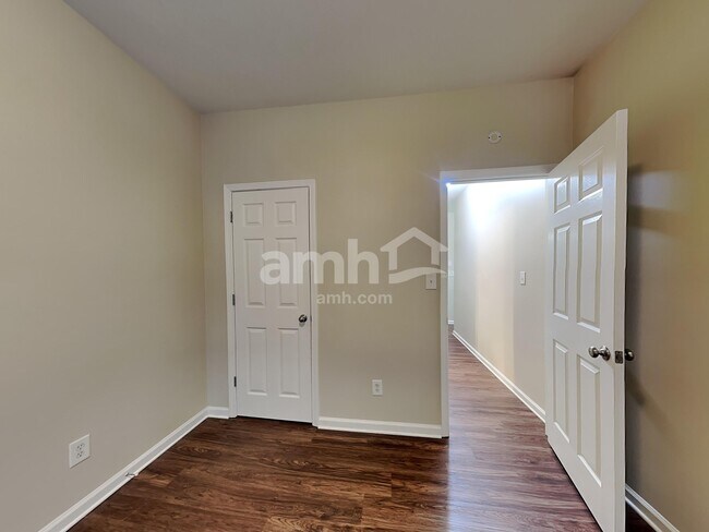 Building Photo - 2313 Worrall Hill Dr