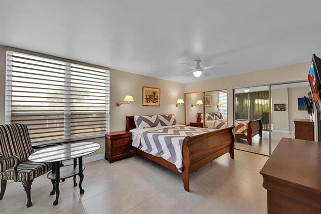 Building Photo - 7578 Regency Lake Dr