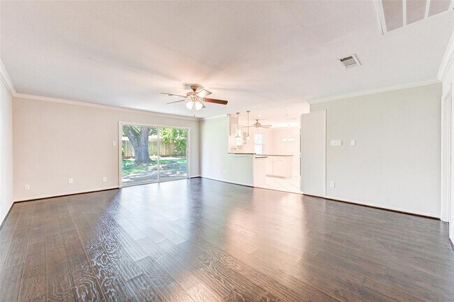 Building Photo - 5719 Willowbend Blvd