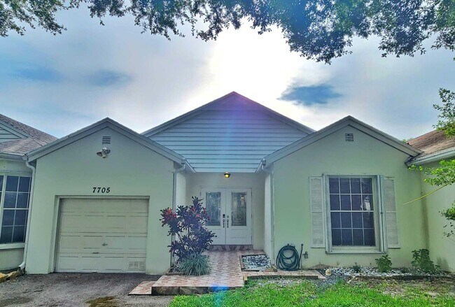 Building Photo - 7705 Forest Green Ln