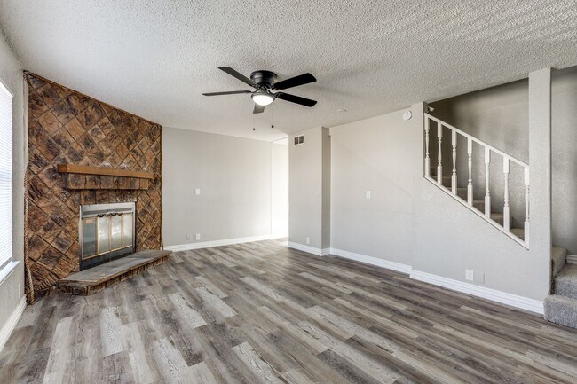 Building Photo - 228-232 Alexandria St Duplex