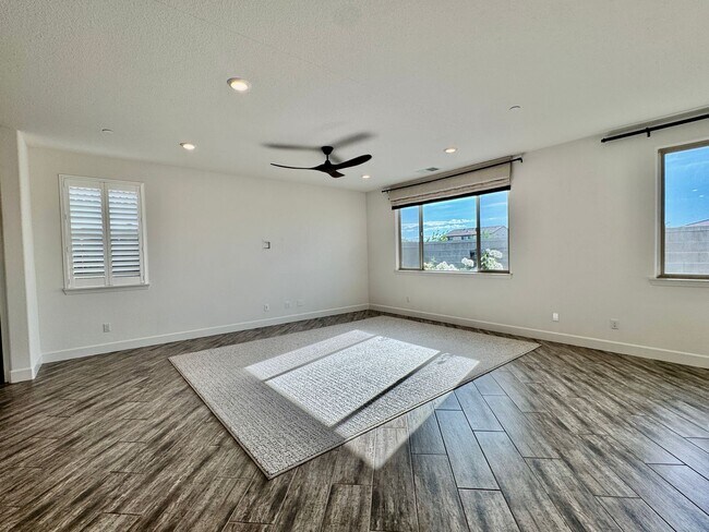 Building Photo - 5 YEARS NEW,  FORMER MODEL HOME BUILT BY LENNAR HOMES, 4 BED, 2.5 BATH, 2 CAR GARAGE