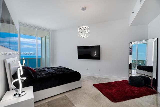 Building Photo - 16001 Collins Ave
