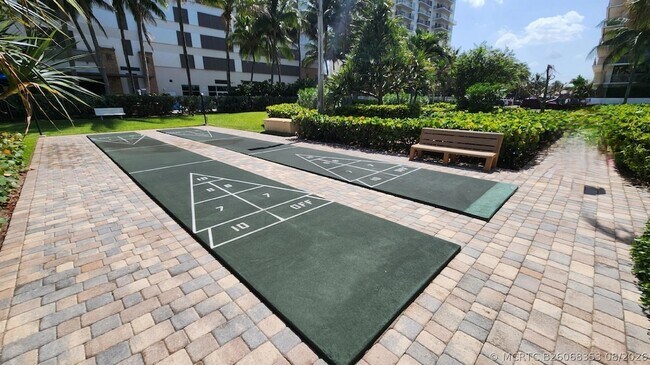 Building Photo - 3400 N Ocean Dr