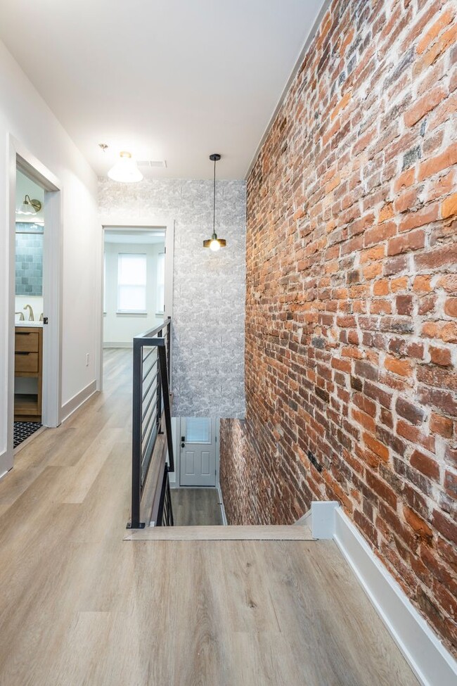 Building Photo - Welcome home to this newly renovated porch...