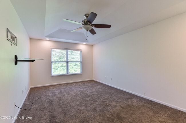 Building Photo - 220 Rockcrest Way