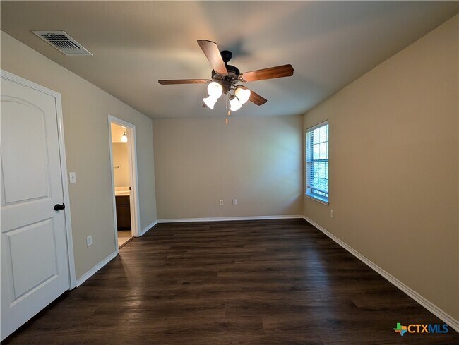 Building Photo - 957 Brown Rock Dr