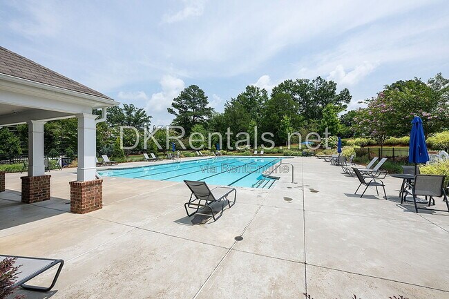 Building Photo - 126 Verona Dr NW