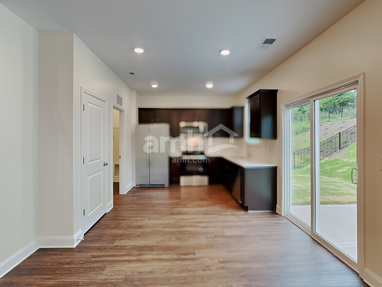 Building Photo - 2023 St Joseph Dr