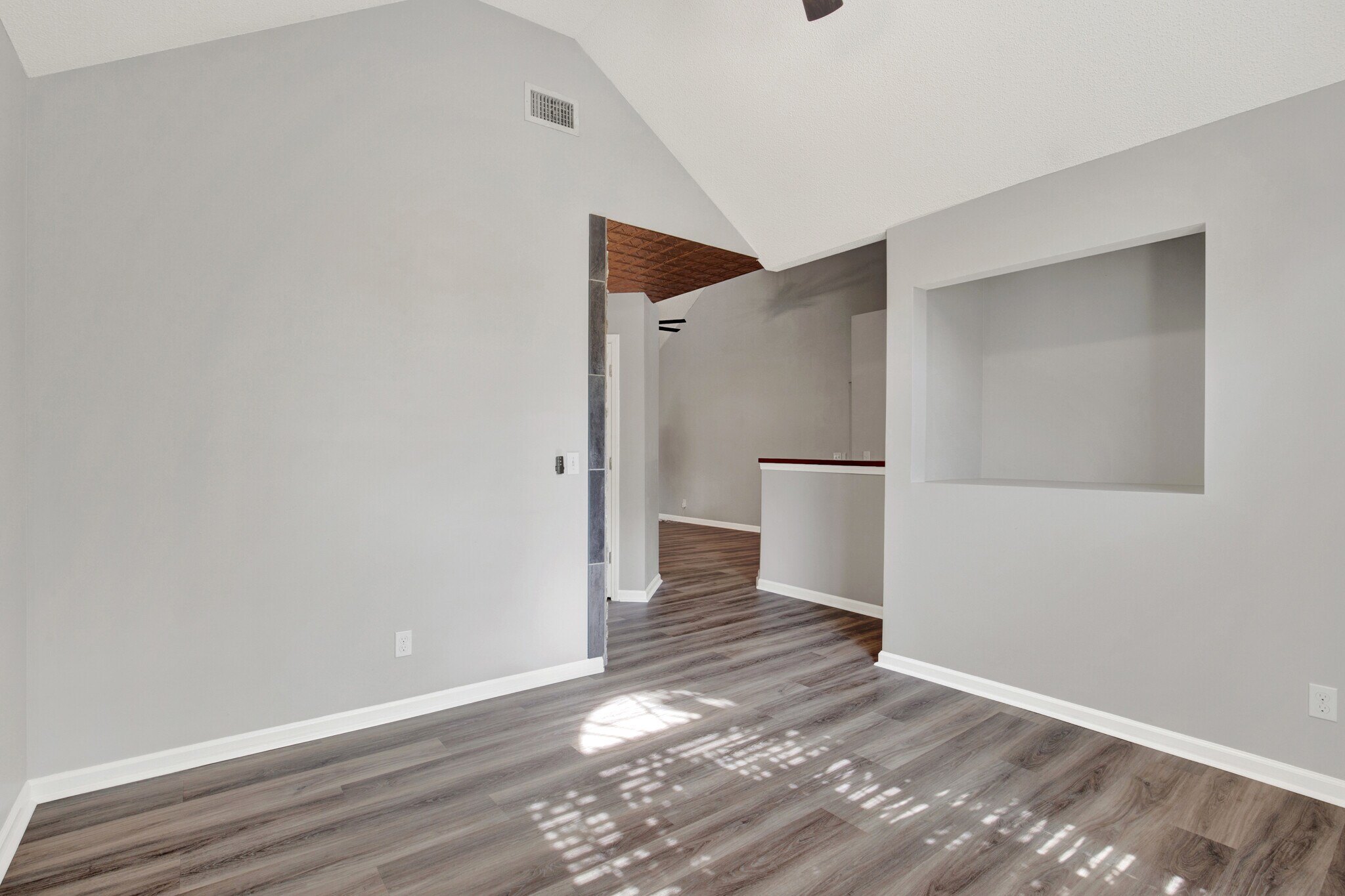 Building Photo - 111 Teakwood Dr
