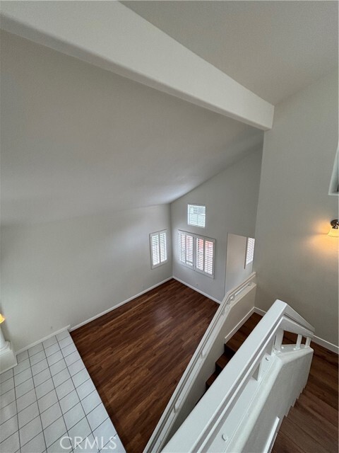 Building Photo - 69 Giotto