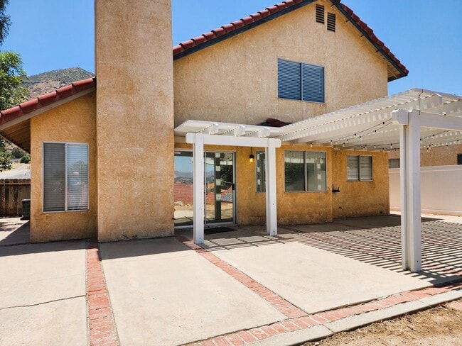 Building Photo - Corner Lot, 3BD, 2.5BA Home in Lake Elsinore