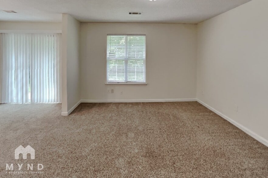 Building Photo - 6332 Hickory Ln Cir