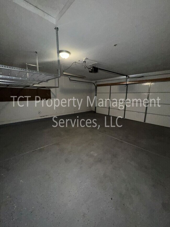 Building Photo - Newly Renovated Home With NO HOA on Large Lot