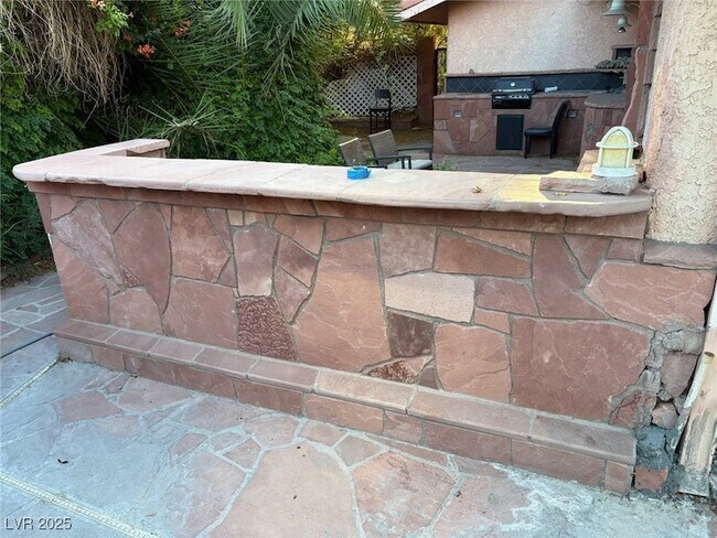 Building Photo - 3167 El Cedro Cir