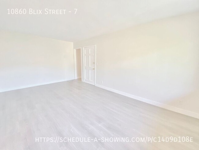 Building Photo - Beautiful newly remodeled modern top floor...