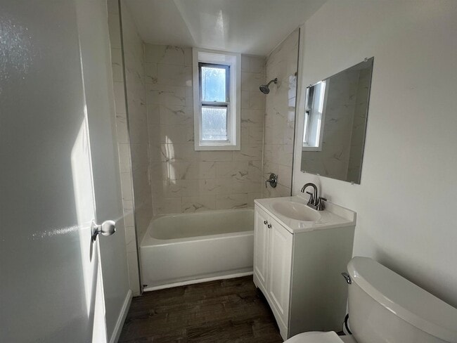 Building Photo - 197 Lafayette Pl