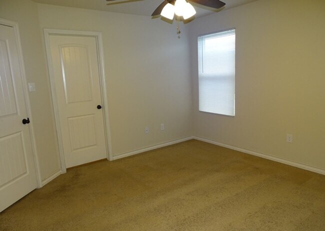 Building Photo - 6619 Arancione Ave