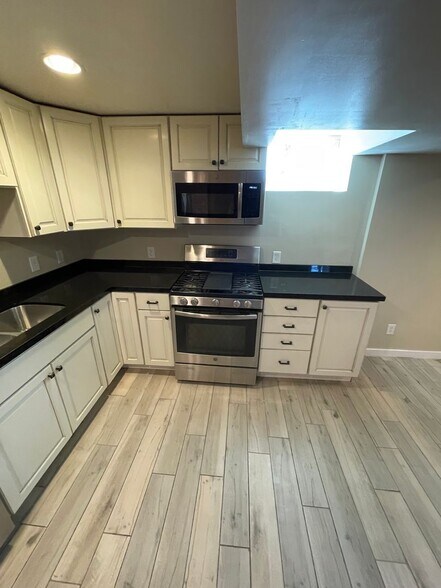 Building Photo - 1395 N Harlan St