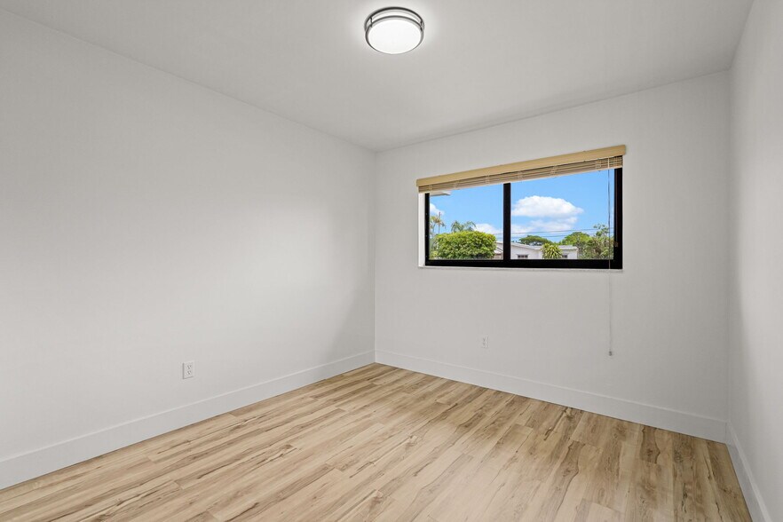 Building Photo - 5110 SW 106th Ave