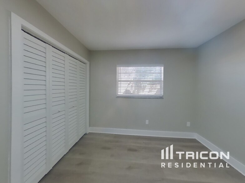 Building Photo - 6825 Mitchell Cir