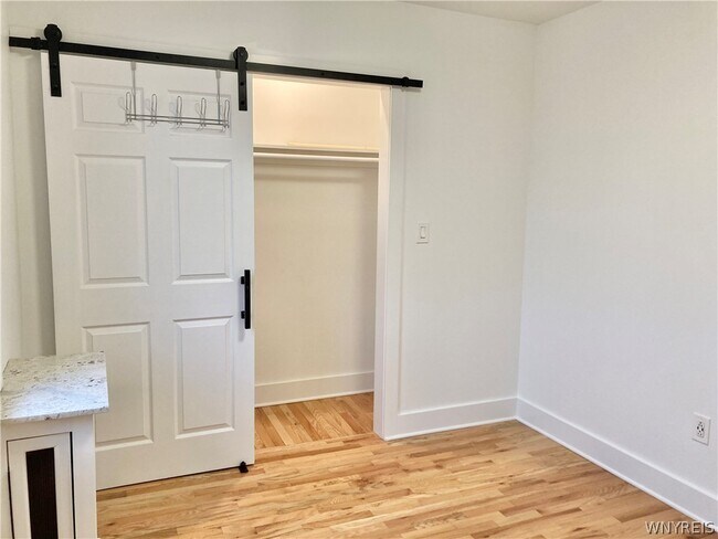 Building Photo - 56 Trinity Pl